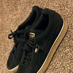 Like New Suede Puma Sneakers